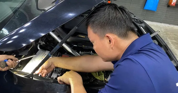 Giải Mã Thông Số Ắc Quy Ô Tô: Chọn Đúng, Dùng Bền, Xế Yêu Khỏe!