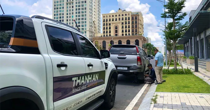 Dịch vụ thay lốp ô tô tại nhà – hình ảnh thực tế tại Thanh An