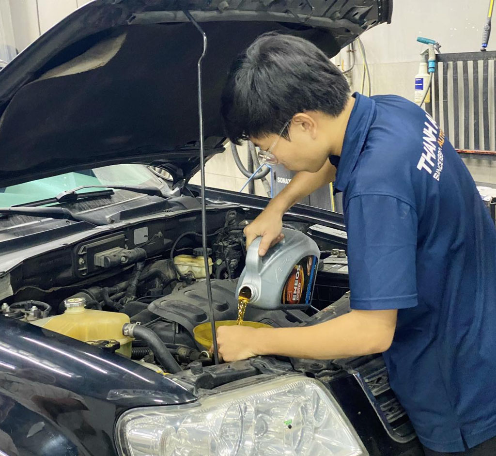 Thay nhớt xe ô tô chính hãng tại Thanh An Autocare