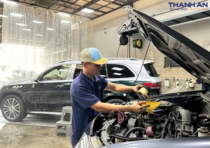 Bảo dưỡng thay nhớt xe ô tô tại phú mỹ hưng