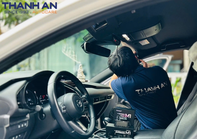 Thiết bị Vietmap M1 tích hợp GPS dẫn đường và cảnh báo tốc độ