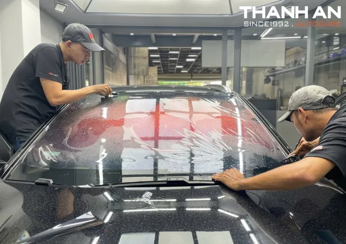 Dán phim cách nhiệt 3M cho xe ô tô giúp chống tia UV hiệu quả
