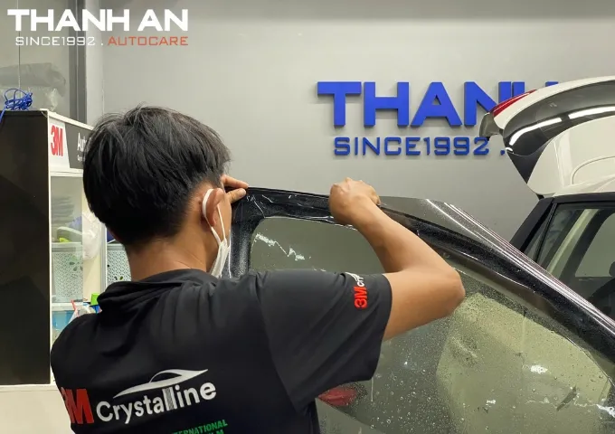 Dán phim cách nhiệt xe ô tô Kia giá tốt tại Quận 7