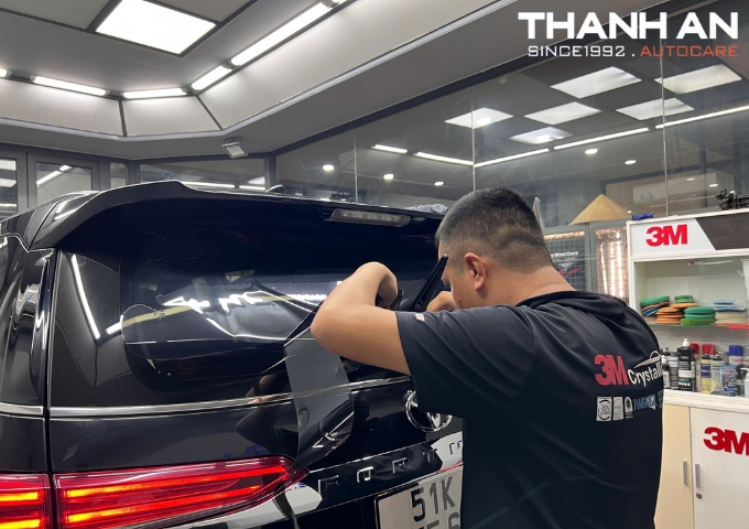 Thanh An Autocare cung cấp dịch vụ dán phim cách nhiệt ô tô trọn gói