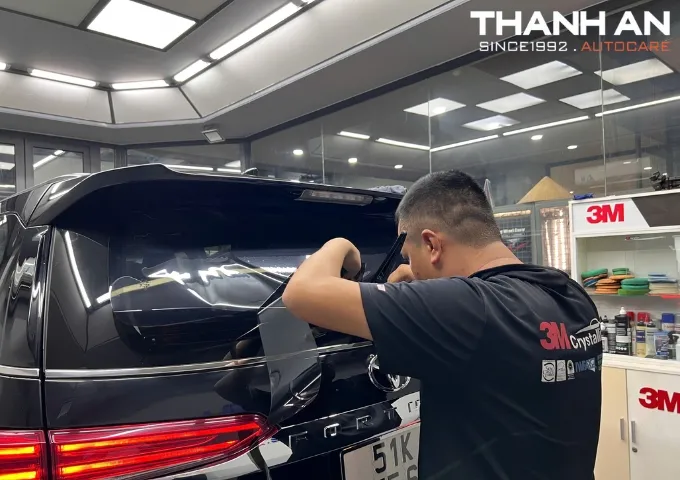 Nâng cấp trải nghiệm lái phim cách nhiệt 3M cho Porsche 718 Spyder tại Quận 7