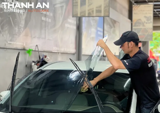 Dán phim cách nhiệt 3M công nghệ cao cho xe điện Chevrolet Blazer EV tại TP.HCM