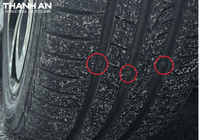 Độ sâu gai lốp (tread depth) không còn đạt chuẩn an toàn