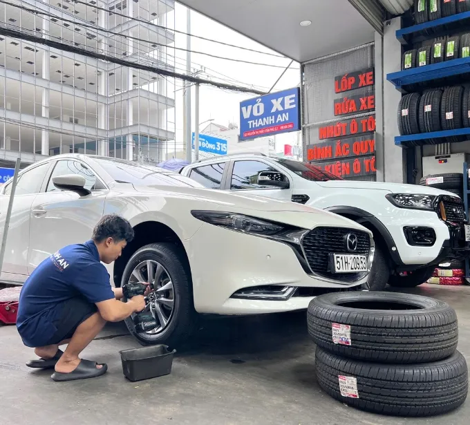 lốp bridgestone 205/60r16 er33