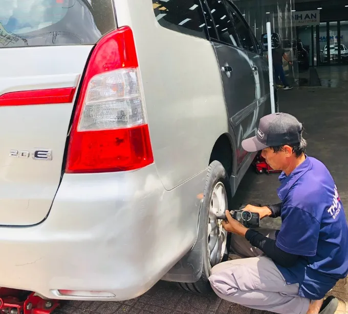 lốp innova 205/65r15 maxxis