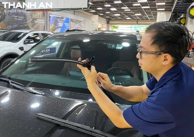 Lưỡi gạt mưa xe ô tô cao su bền bỉ chống ồn