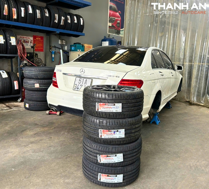 Lốp 215/55r17