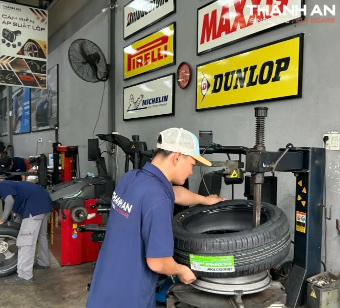 gái vỏ xe Bridgestone 205/55R17 Ecopia EP150