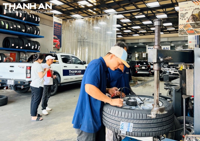 Lốp xe CX5 bơm bao nhiêu cần