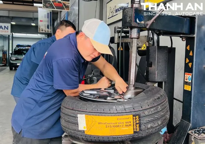 Lốp Continental cao cấp mang lại hiệu suất vượt trội cho xe ô tô của bạn.