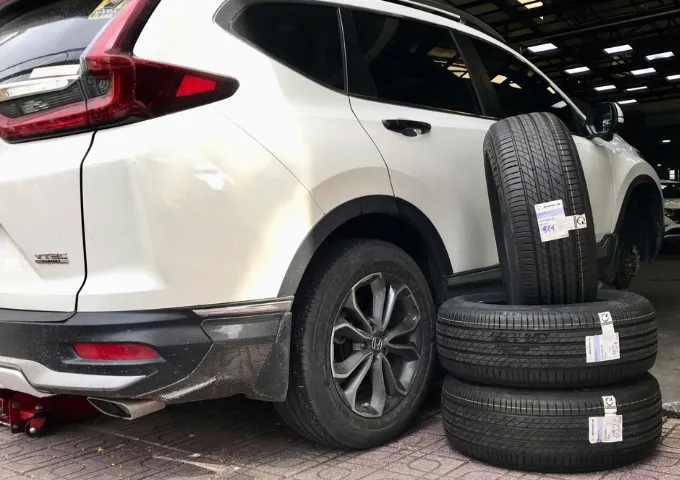 Thay lốp Michelin 235/60R18 Primacy 3 cho Honda CR-V quận 7