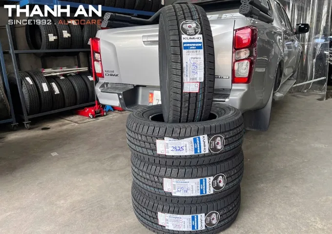 Gai lốp xe Isuzu D-max sắc nét, bám đường an toàn