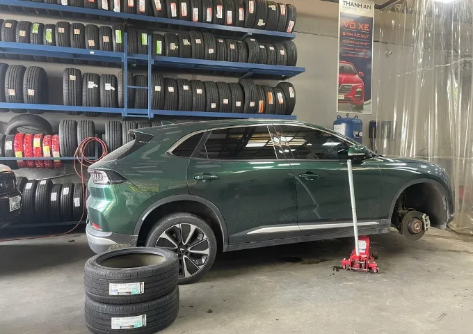 Lốp xe VF8 chính hãng