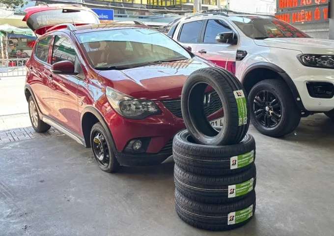 Lốp ô tô cho VinFast Fadil kích thước 185/55R15 bám đường và tiết kiệm nhiên liệu