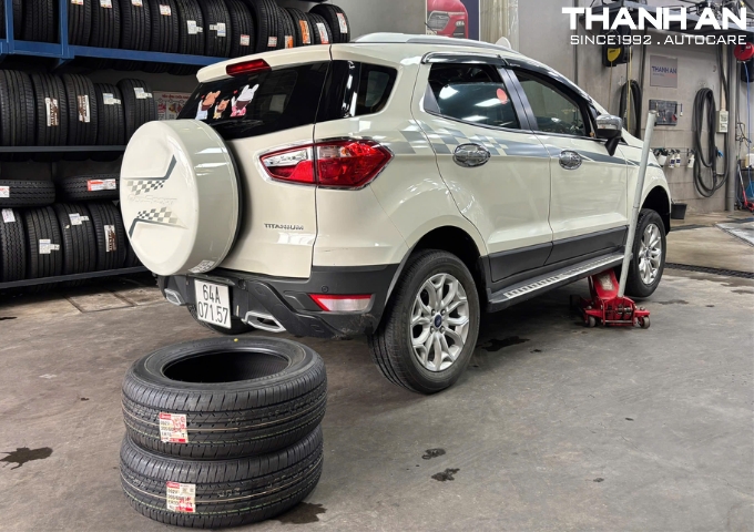 Khách hàng thay 2 lốp Bridgestone 205/60R16 Turanza ER33 Nhật Bản tại Thanh An quận 7