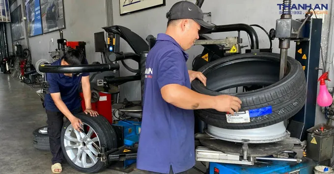 Thay lốp xe Yokohama cho Mazda 6 chính hãng tại Thanh An Autocare quận 7