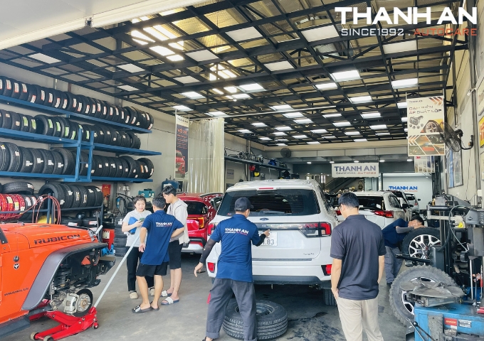 Mua lốp xe ô tô với giá tốt, đảm bảo độ bám đường tối ưu