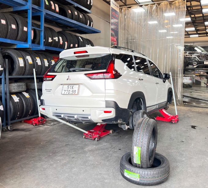 Lốp 205/55R17 Bridgestone