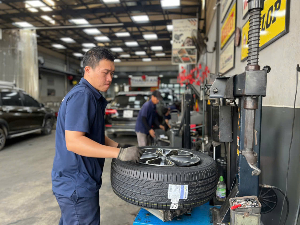 KTV thay vỏ xe Michelin 235/60R18 Primacy 3 ST giúp tối ưu khả năng kiểm soát lái tại Thanh An AutoCare