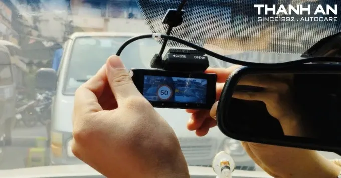 Lắp đặt camera hành trình Vietmap M1