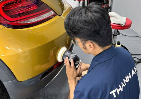 Wax xe ô tô là gì? Khi nào nên Wax để tăng bóng?