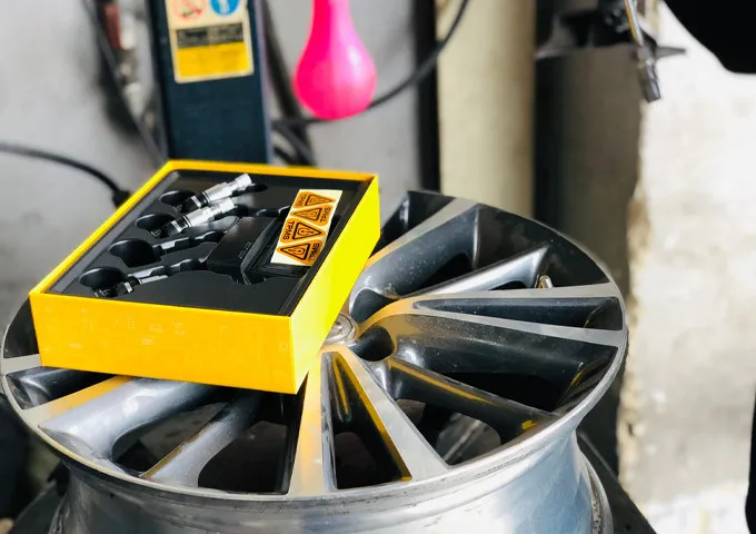 Lắp Cảm Biến Áp Suất Lốp Quận 8: Địa chỉ uy tín, Giá tốt