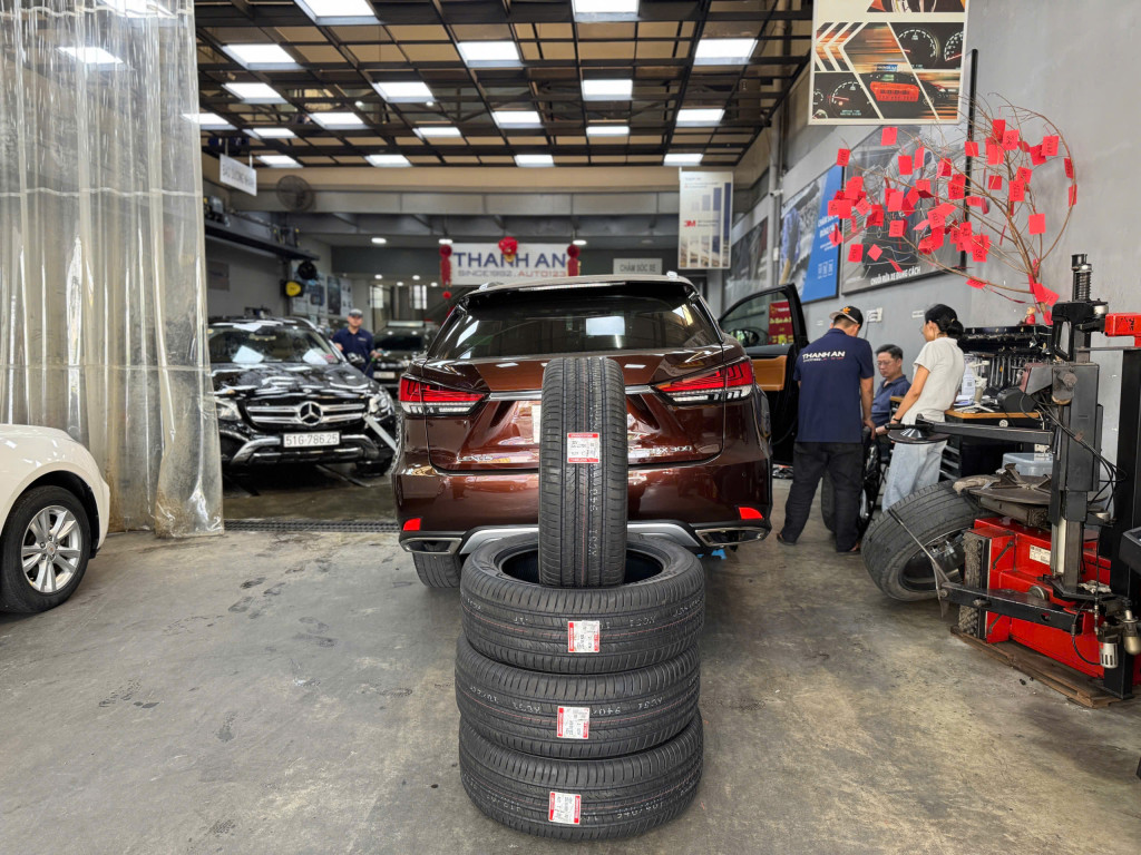 Lexus RX300 Lốp Bridgestone 235-55R20 Alenza 001 Nhật Bản 7 (2)