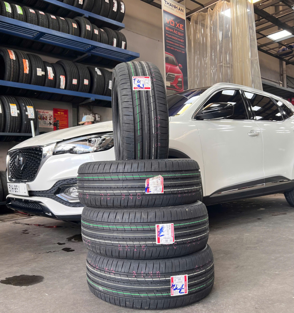 Mazda 6 2.5 thay vỏ 225/45R19 Turanza T005A Bridgestone Nhật Bản, kiểm tra van cảm biến tại gara Thanh An AutoCare