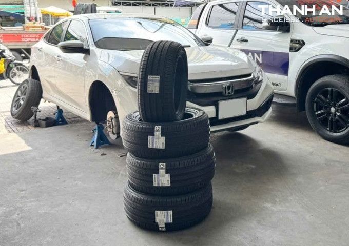 Lắp 4 lốp Michelin 215/55R16 Primacy 5, kiểm tra mặt tiếp xúc và áp suất theo khuyến cáo trong gara
