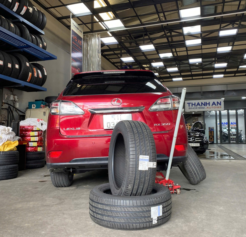 Lexus RX350 thay vỏ xe Michelin 235/55R19 Primacy 4 SUV Thái Lan tại gara Thanh An Autocare