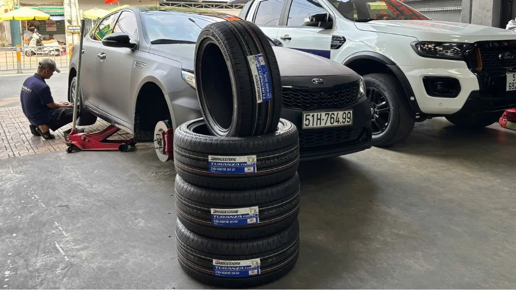 Phụ tùng và phụ kiện xe Kia K5