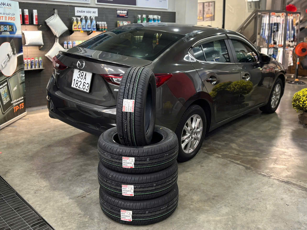 Dịch vụ thay 4 vỏ xe Bridgestone 205/60R16 trọn gói cho xe Mazda 3 uy tín tại gara