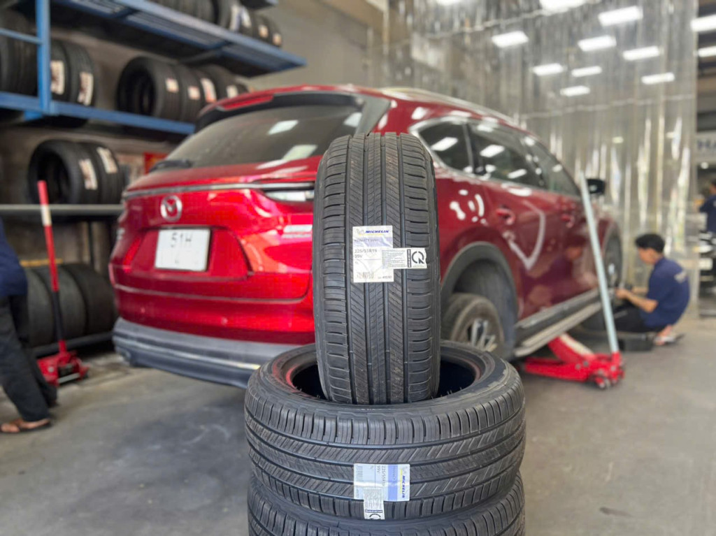 Hình ảnh Mazda CX-8 thay vỏ Michelin 225/55r19 mới nhất giúp nâng cấp trải nghiệm lái xe tại gara uy tín