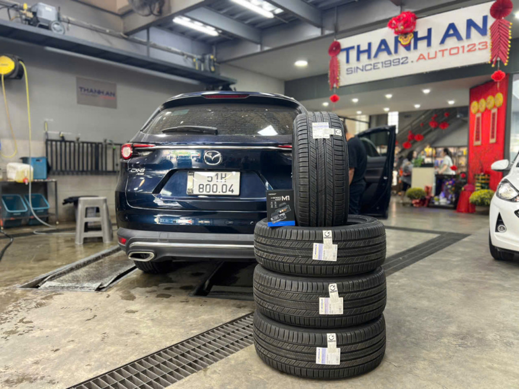 Dịch vụ thay lốp Michelin 225/55R19 chuyên nghiệp cho xe Mazda CX-8 thực hiện tại gara Thanh An AutoCare