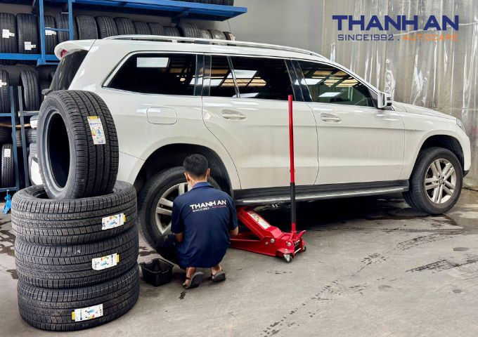 mercedes-glc400-thay-4-lop-pirelli-275-55r19-scorpion-zero-all-season-mo-romania