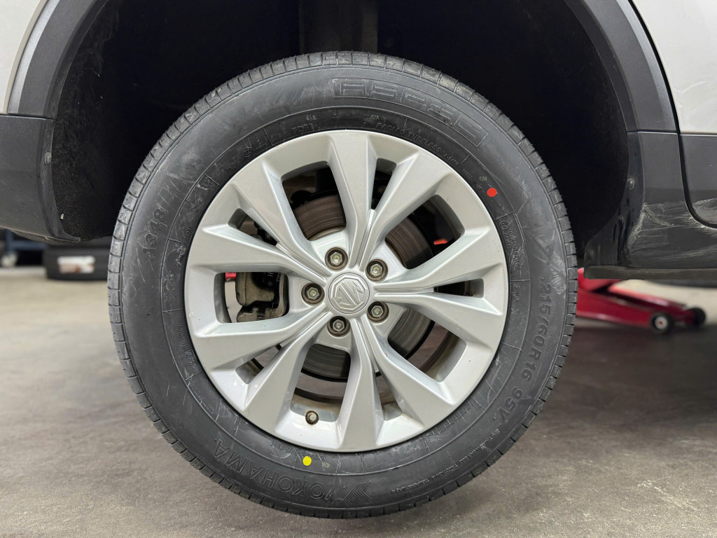 MG ZS vỏ xe Yokohama 215-60R16 ESPEC A348 9 (1)