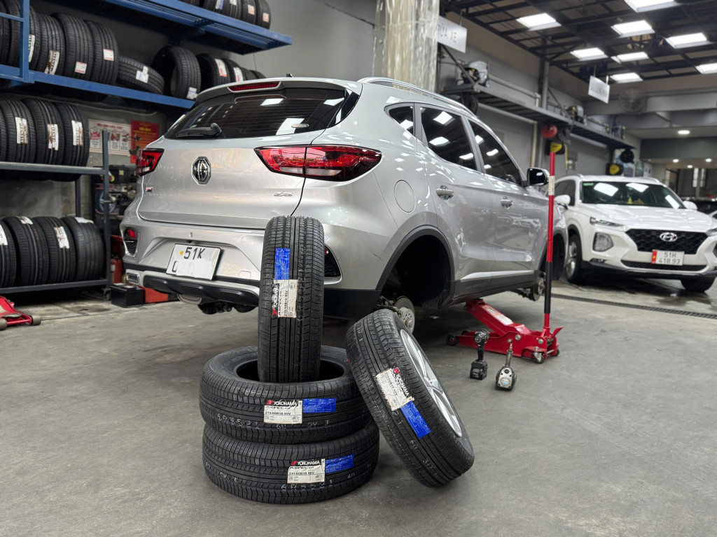 MG ZS vỏ xe Yokohama 215-60R16 ESPEC A348 9 (2)