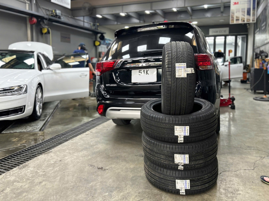 Mitsubishi Outlander nâng cấp dàn vỏ Michelin 225/55R18 chính hãng tại trung tâm Thanh An AutoCare