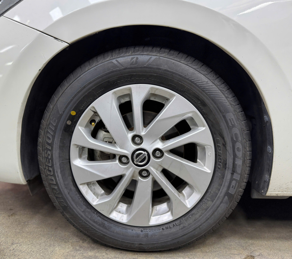 Nissan Almera vỏ xe Bridgestone 195-65R16 Ecopia 300 7 (1)