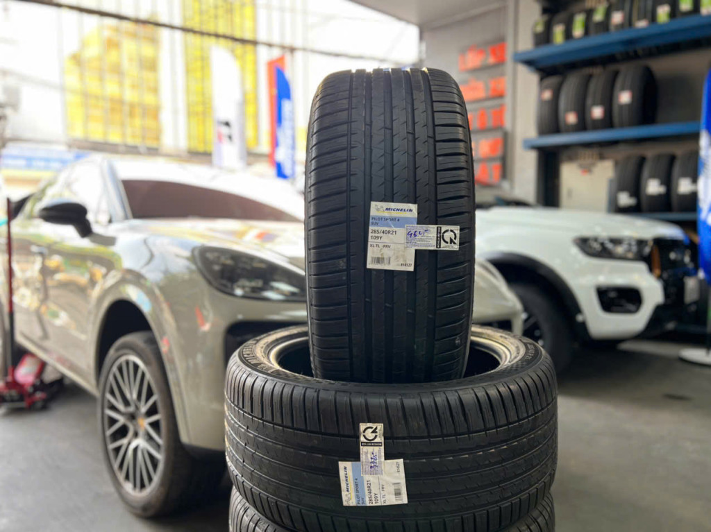 Porsche Cayenne trang bị lốp Michelin Pilot Sport 4 SUV 109Y chính hãng tại Thanh An
