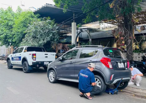 thay Lốp o to tai nha cho xe fadil