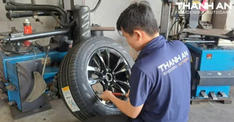 Thay Lốp Ô Tô TPHCM Chuyên Nghiệp, Nhanh Chóng, Bảo Hành Chính Hãng