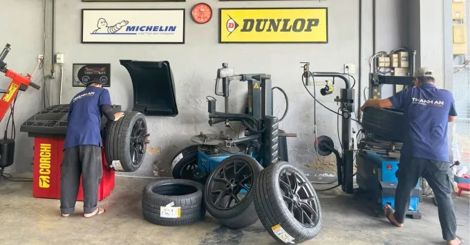 Thay Lốp Xe Ô Tô Quận 11 - Nhanh Chóng, Giá Tốt, Chuyên Nghiệp
