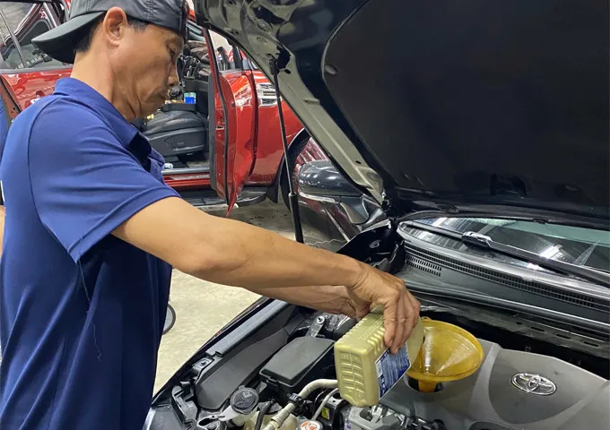 Thay Nhớt Ô Tô Nhà Bè: Quy Trình Chuyên Nghiệp, Dầu Chính Hãng, Giá Cạnh Tranh