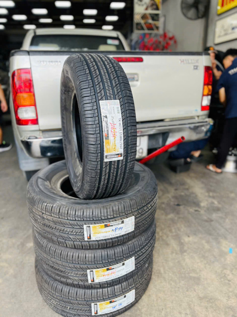 Toyota Hilux vỏ xe Hankook 255-70R15 R33 Korea 7 (2)