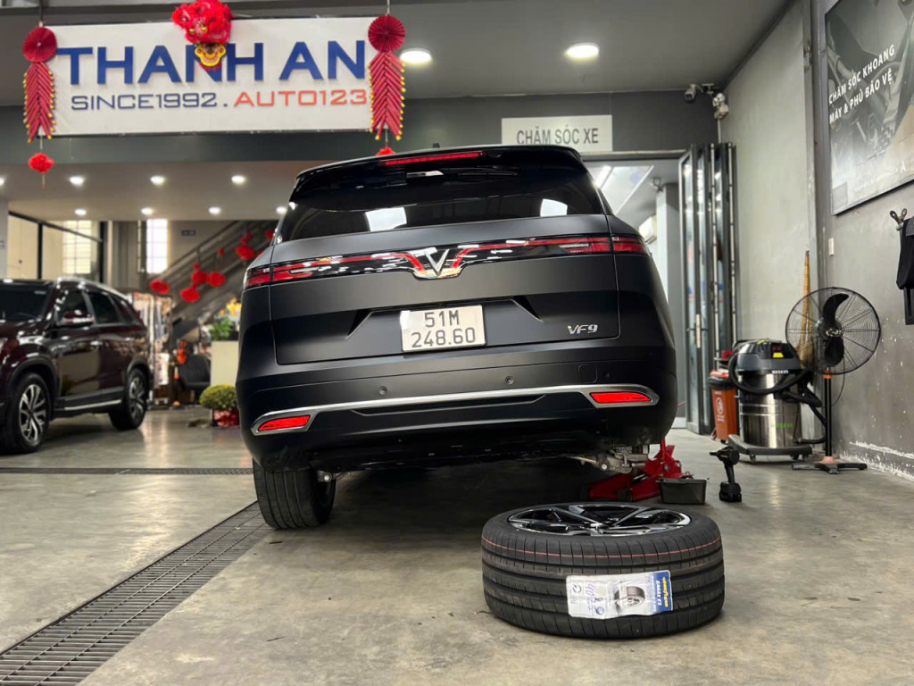 Vinfast VF9 vỏ xe Goodyear 275-40R21 25 (2)